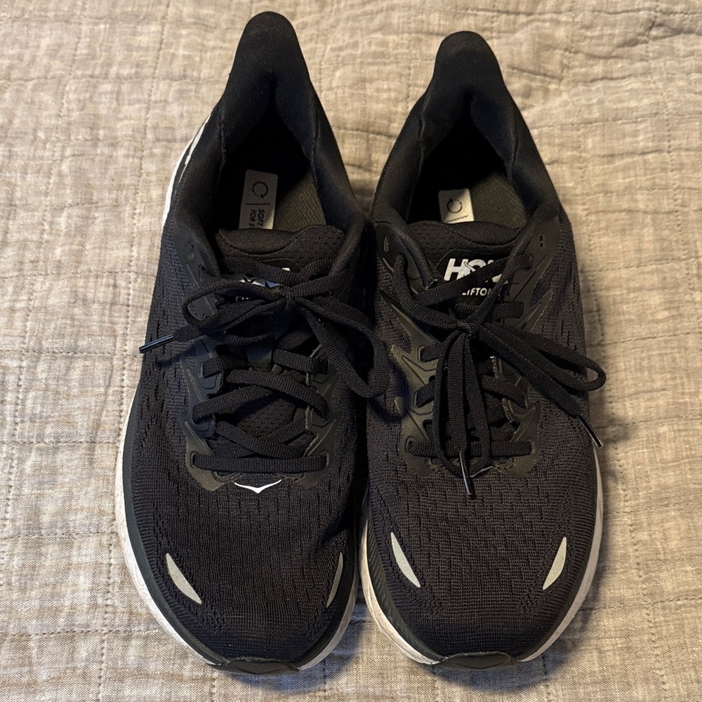 Hoka Clifton 8 Running Shoes size 9 WIDE